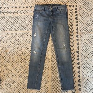 White House Black Market TBE Skinny size 0 Distressed Blue Jeans